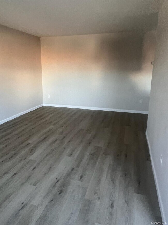 Building Photo - 460 Old Town Rd