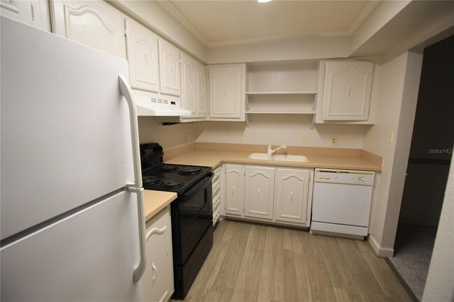 Building Photo - 540 Orange Dr