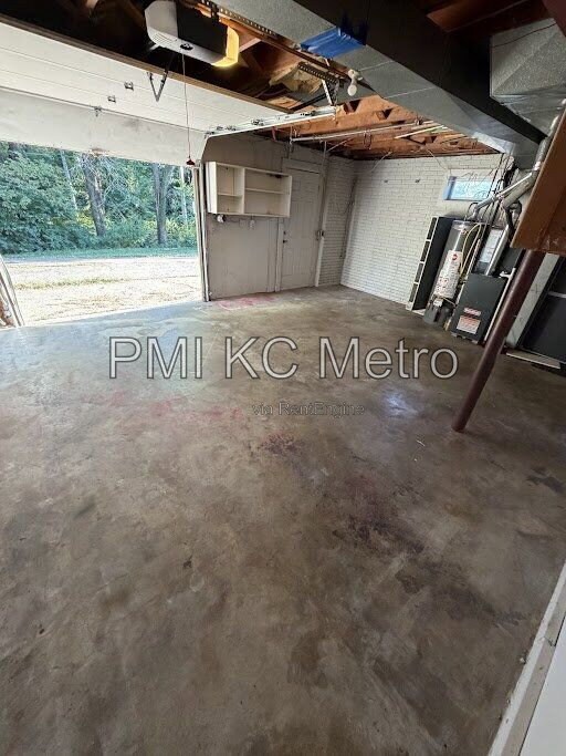 Building Photo - 5621 NE 51st St