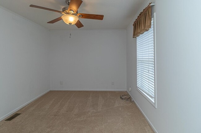 Building Photo - WELCOME HOME! 3 BR | 2 BA Home in Pikevill...