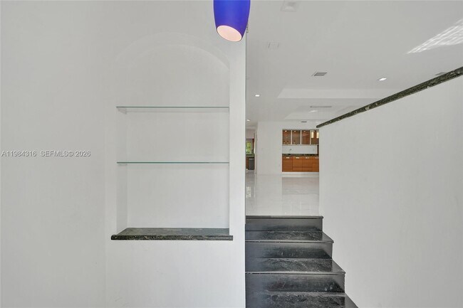 Building Photo - 10065 Bay Harbor Terrace