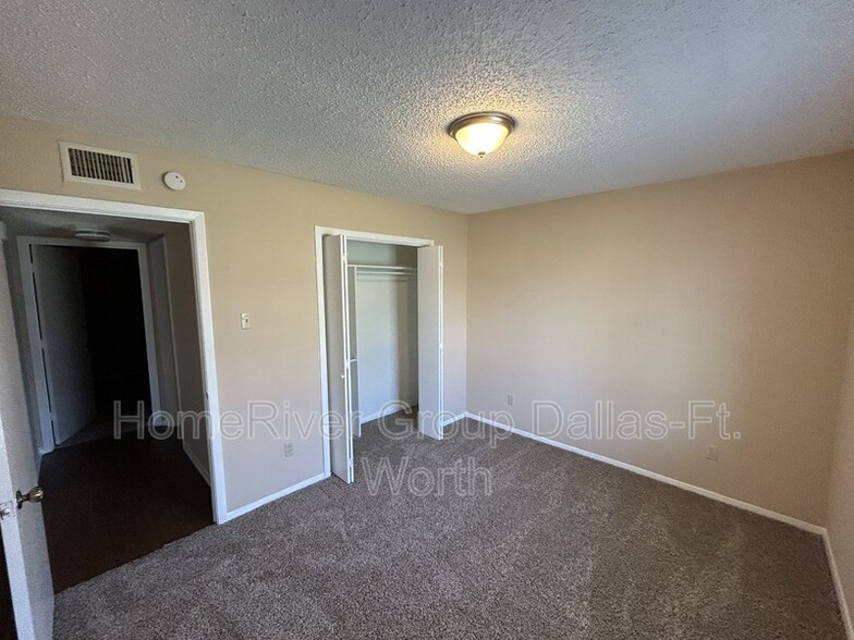 Building Photo - 616 Taylor Ct