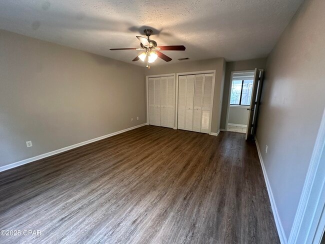 Building Photo - 815 Premier Dr