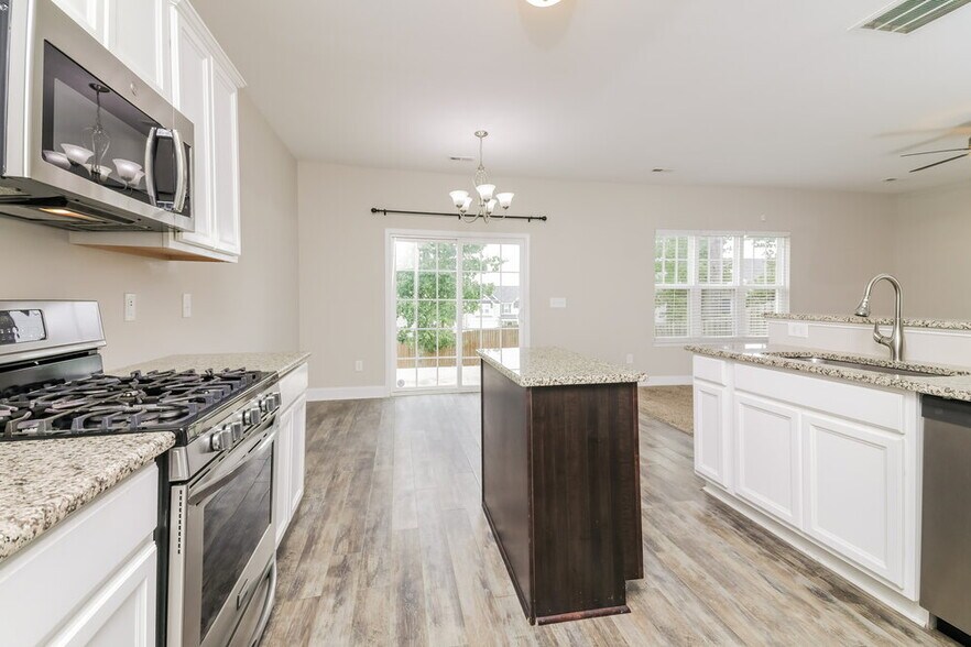 Building Photo - 502 Summerwind Plantation Dr