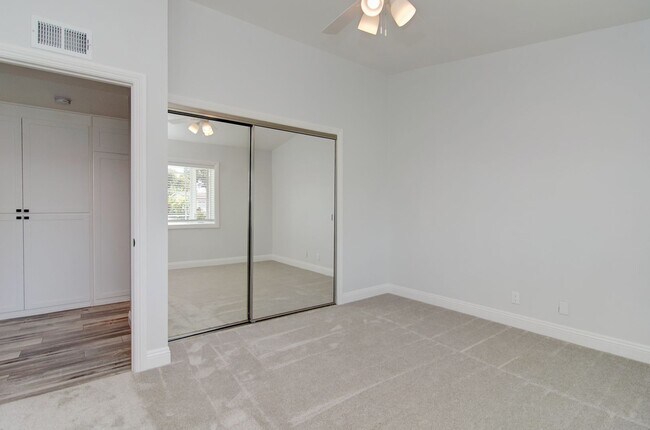 Building Photo - 980 Presidio Dr