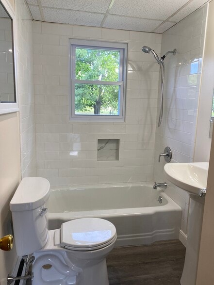 Building Photo - 33 Saco St