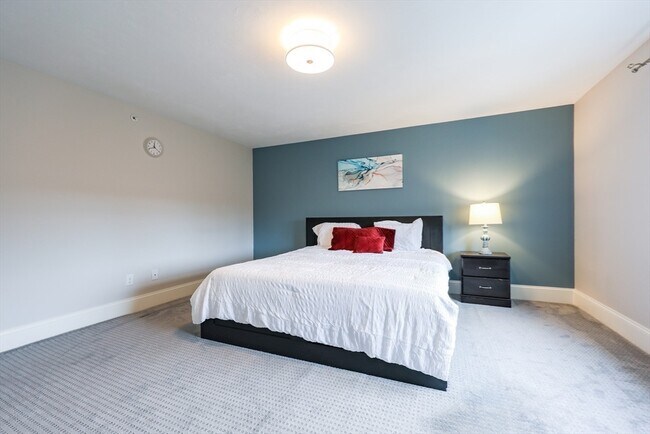 Building Photo - 8 Riverstone Way