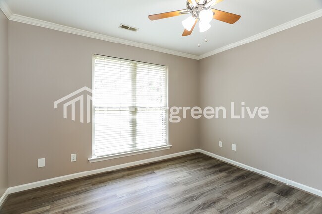 Building Photo - 6224 Pinebrook Cir