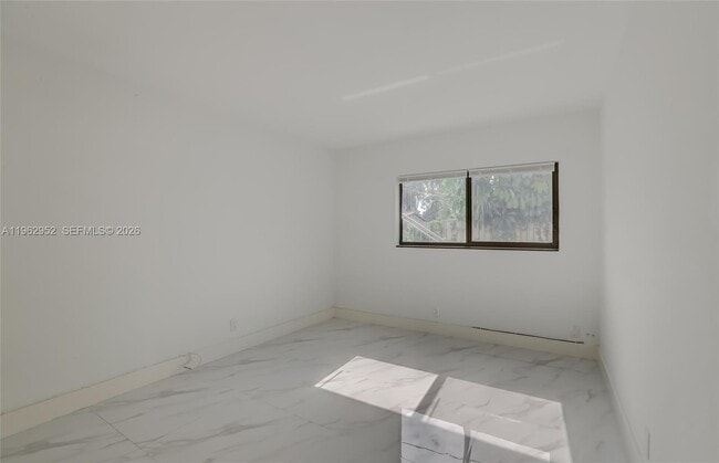 Building Photo - 2140 NE 56th St