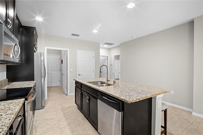 Building Photo - 4290 Dutchess Park Rd