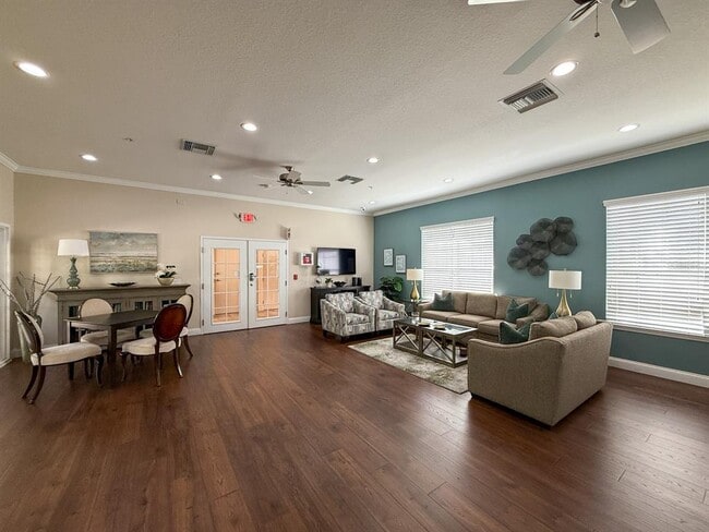 Building Photo - 913 Lotus Vista Dr