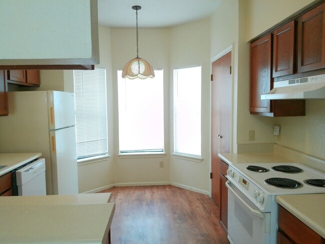 Building Photo - 2936 Saint Joseph Unit B - 2/Bed 2.5/Bath ...
