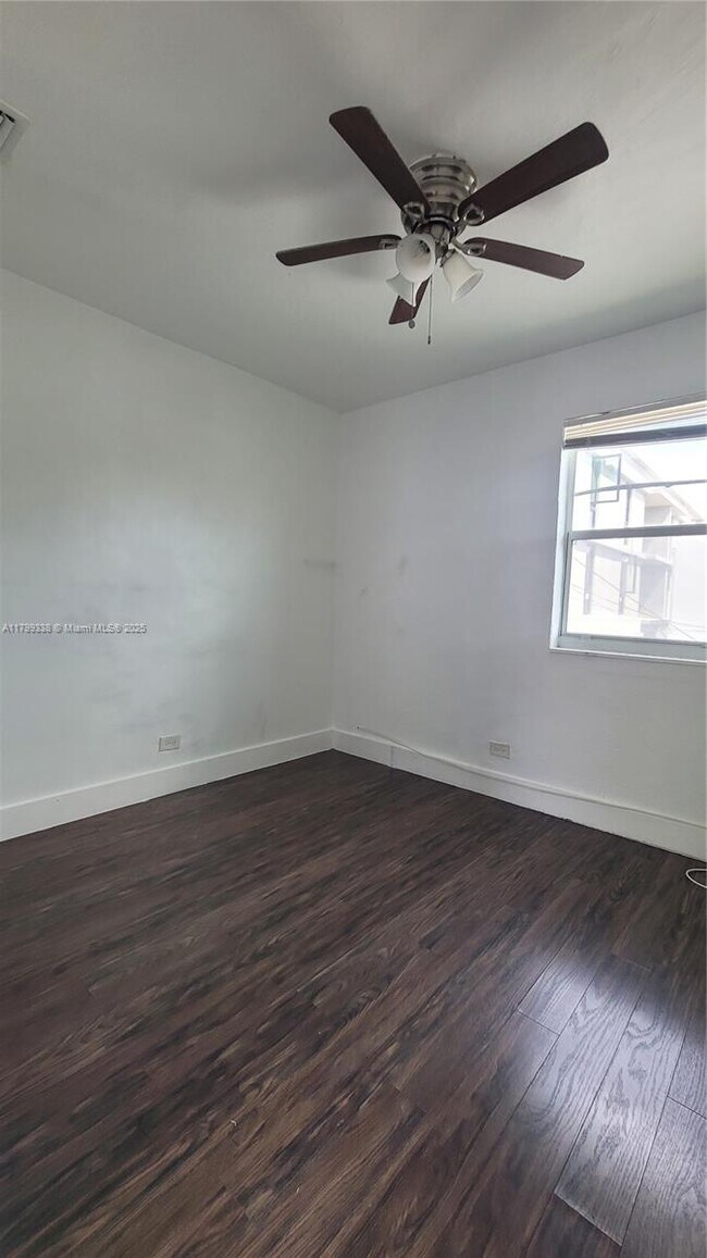 Building Photo - 1335 SW 8th St