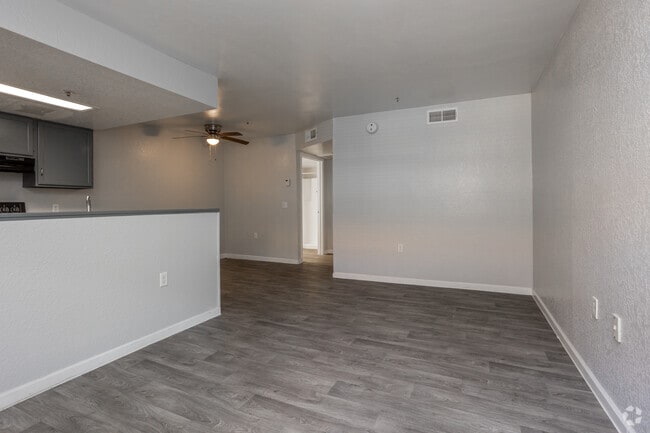 1BR, 1BA - 647SF - Palomar