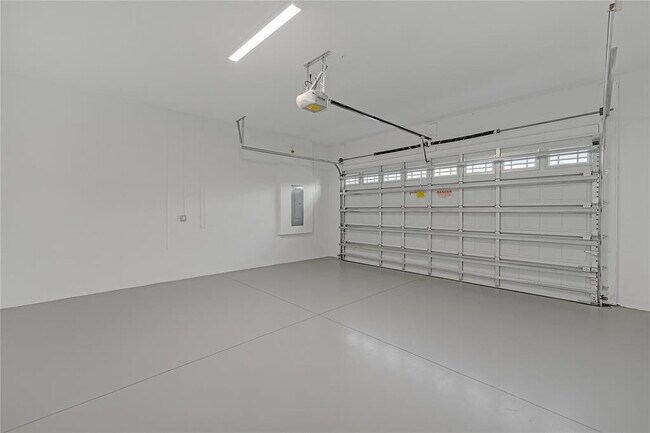 Building Photo - 14965 RedCove Pl