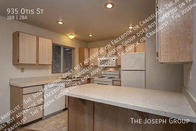 Building Photo - 935 Otis St