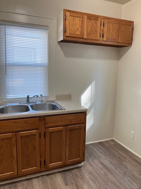 Building Photo - 308 E Virginia Ave