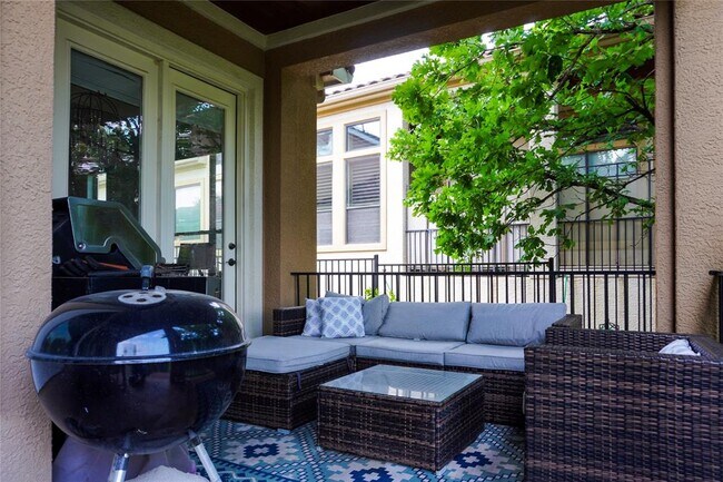 Building Photo - 102 Indigo Run Cove