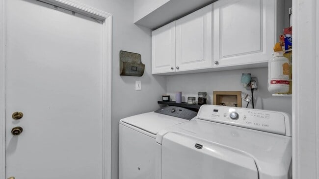 Building Photo - 216 Coldspring Ct