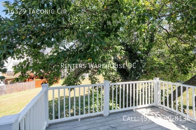 Building Photo - 16329 Taconic Cir