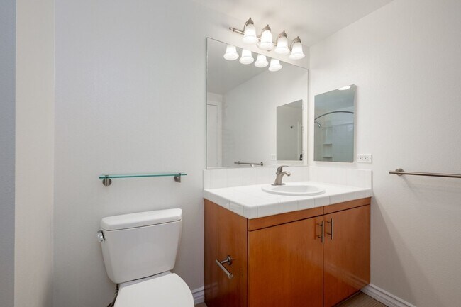 Building Photo - Stunning East Village 2 Bedroom at Nexus! Expansive Balcony! Pet Ok!