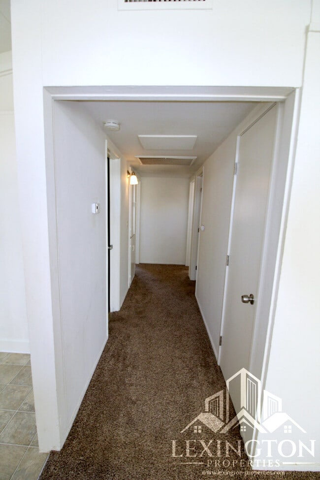 Building Photo - 3821 El Oro St