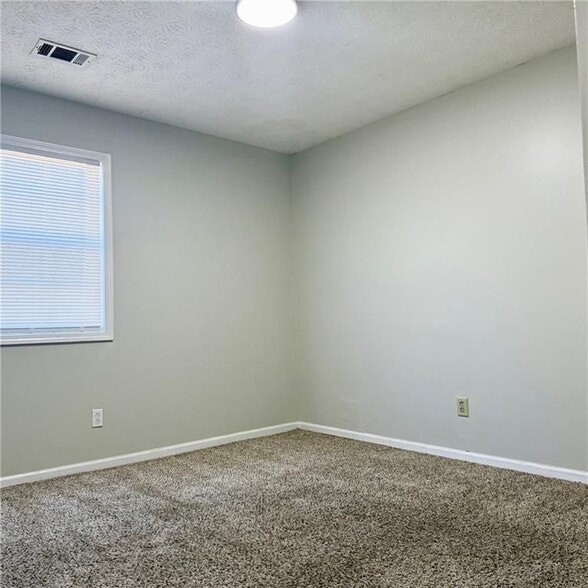 Building Photo - 524 Julius Dr