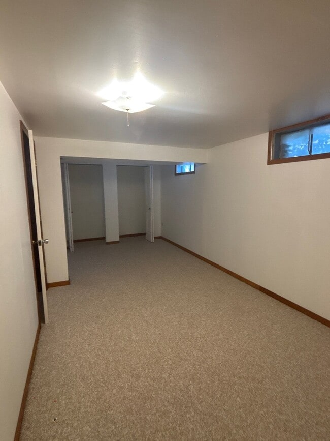 Building Photo - 1305 Abbeywood Rd