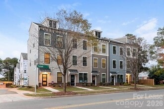 Building Photo - 2111 Freeland Pk Dr