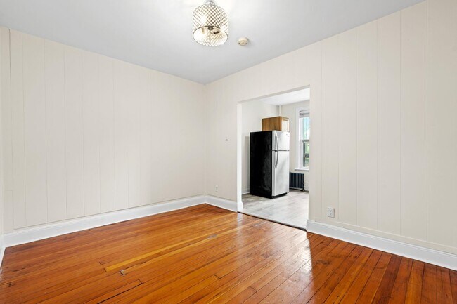 Building Photo - 294 Clerk St