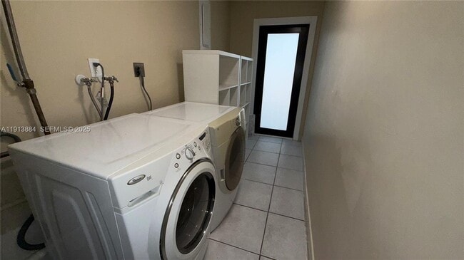 Building Photo - 6625 SW 49th St