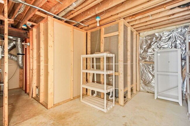 Building Photo - 655 Lancaster St