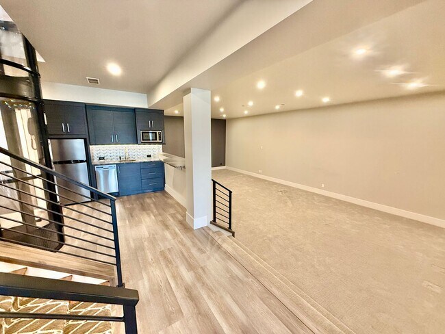 Building Photo - 2387 Harding Pk Ct