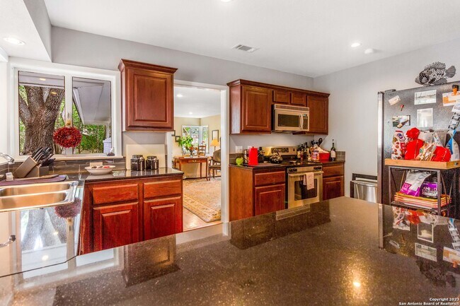 Building Photo - 724 Eventide Dr