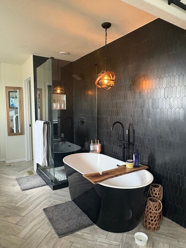 Building Photo - 9541 Pagosa St