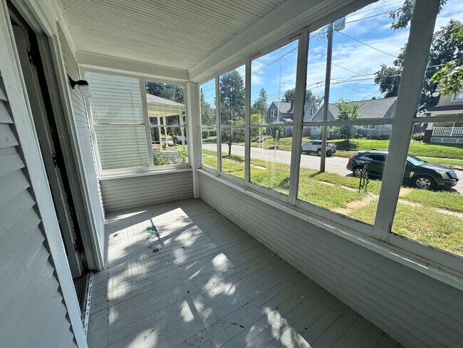 Building Photo - 307 S Lincoln Ave