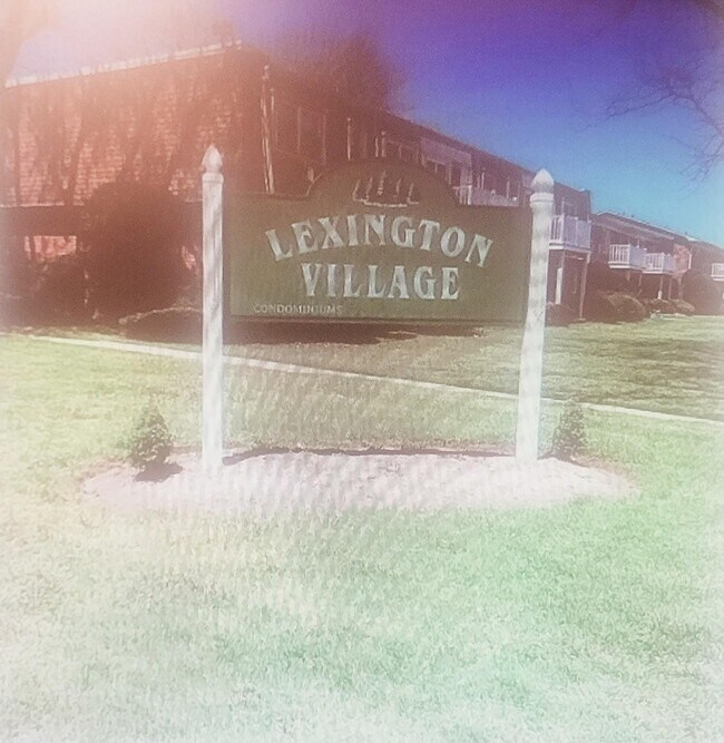 Primary Photo - 9 C Hemlock Dr