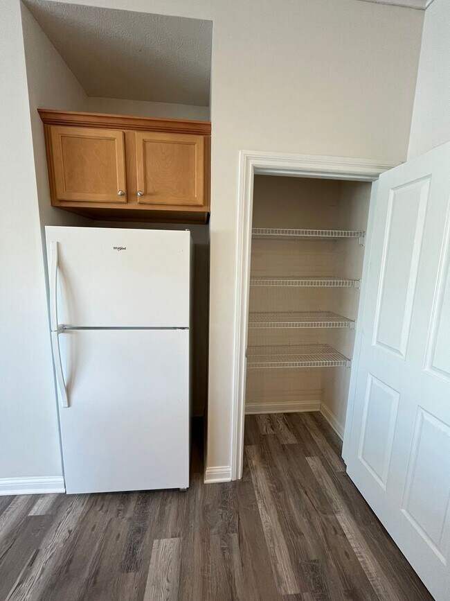 Building Photo - 2 Bedroom, 2 Bathroom Condo in The Woods a...