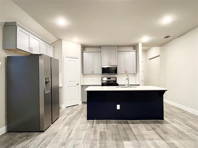 Building Photo - 6004 Horsetail Dr
