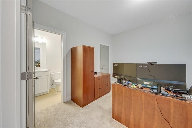 Building Photo - 306 Burgess Walk
