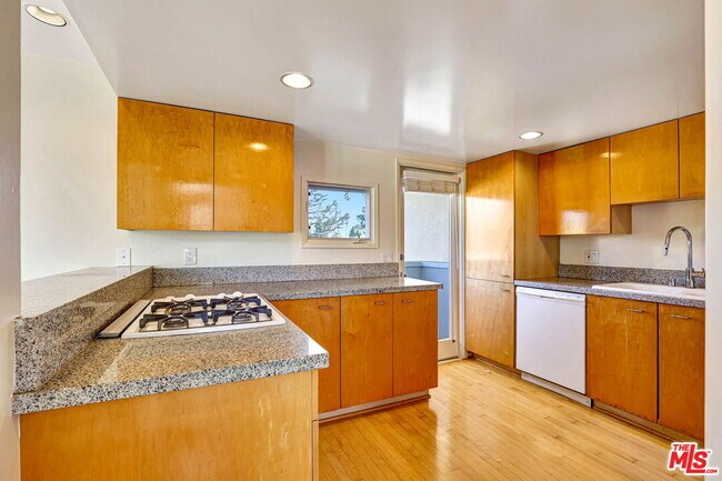 Building Photo - 811 21st St