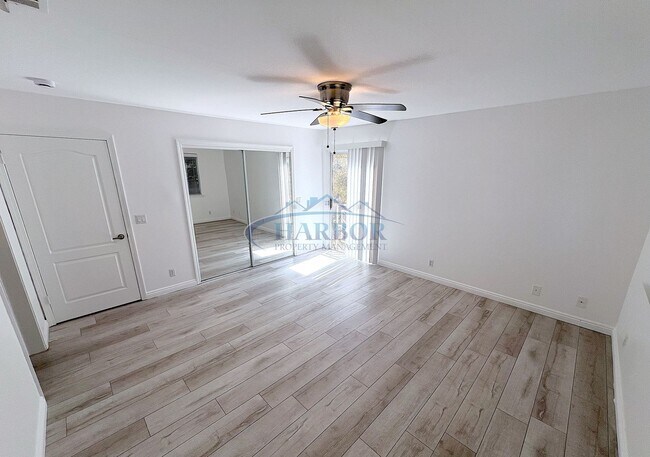 Building Photo - 3507 S Kerckhoff Ave