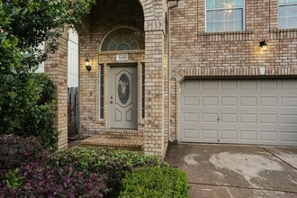 Building Photo - 7630 N Linpar Ct