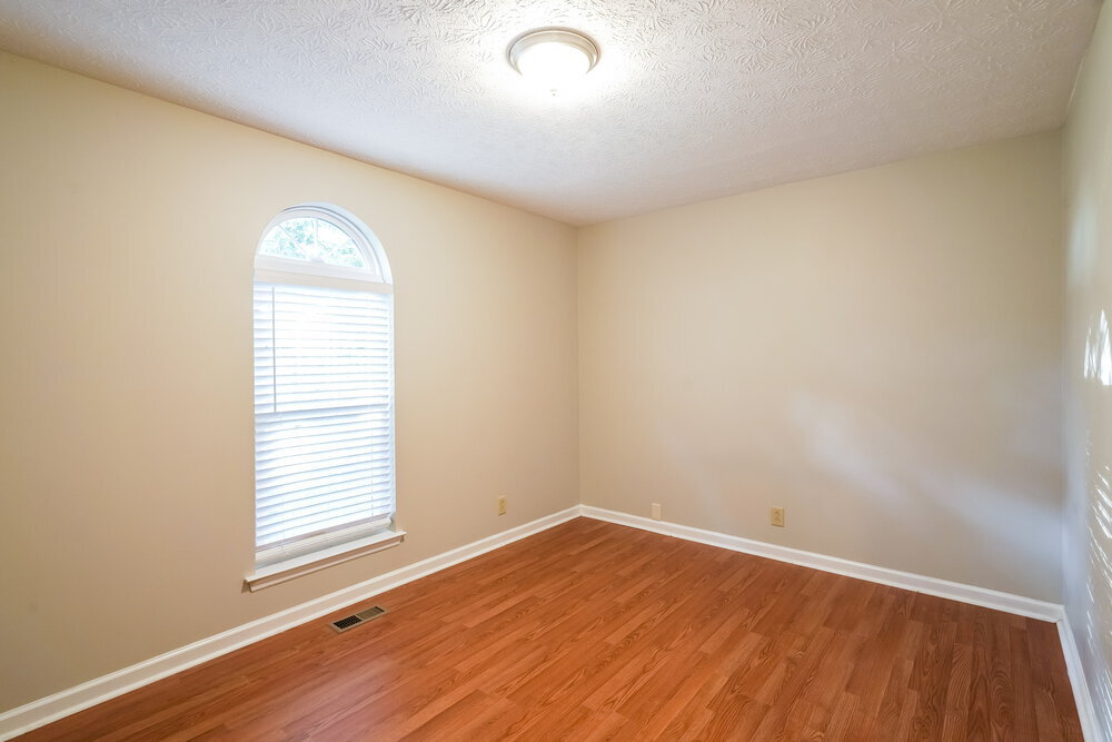 Building Photo - 218 Lakeside Park Dr