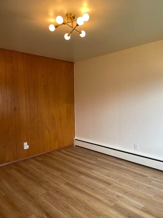 Building Photo - 2225 Romig Plz