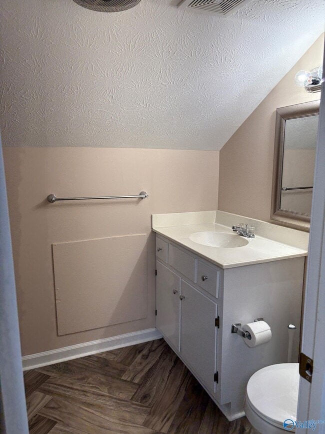 Building Photo - 19669 Moyers Rd