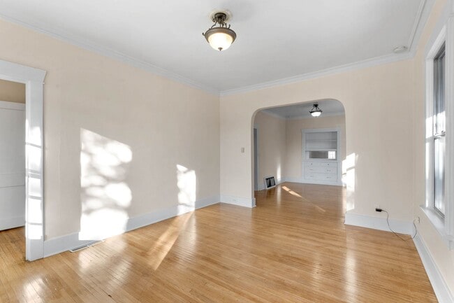 Building Photo - Beautiful Home in the Garland District