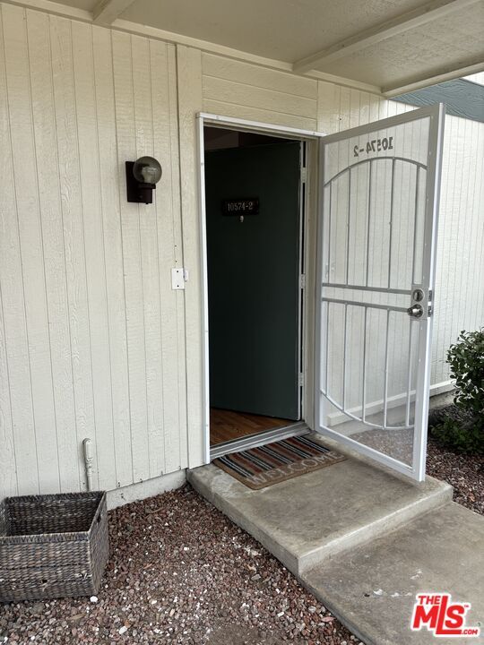 Building Photo - 10574 Sunland Blvd