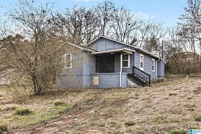 Building Photo - 3640 Wenonah Rd SW