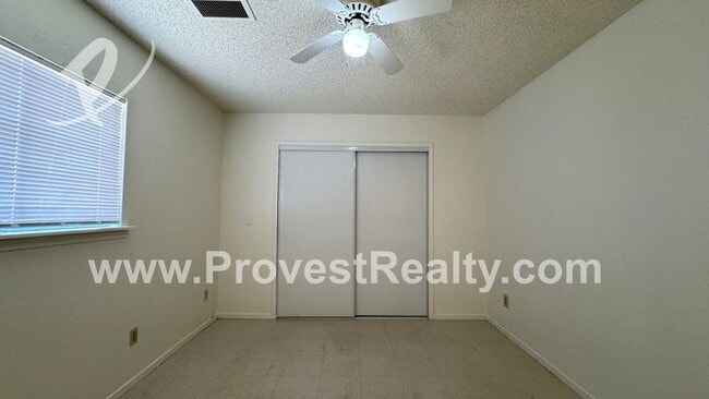 Building Photo - 13193 Begonia Rd